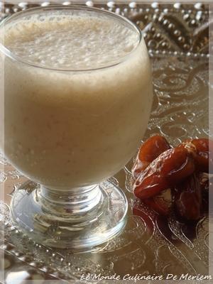 Lait de bananes aux dattes ... Un parfum d'orient Lait de bananes aux dattes ... Un parfum d'orient