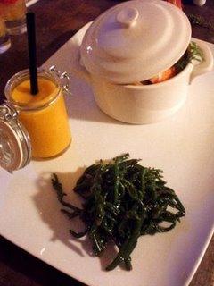 COCOTTE de CREVETTES au GINGEMBRE et SAINT-JACQUES_légumes/ananas et lait de coco