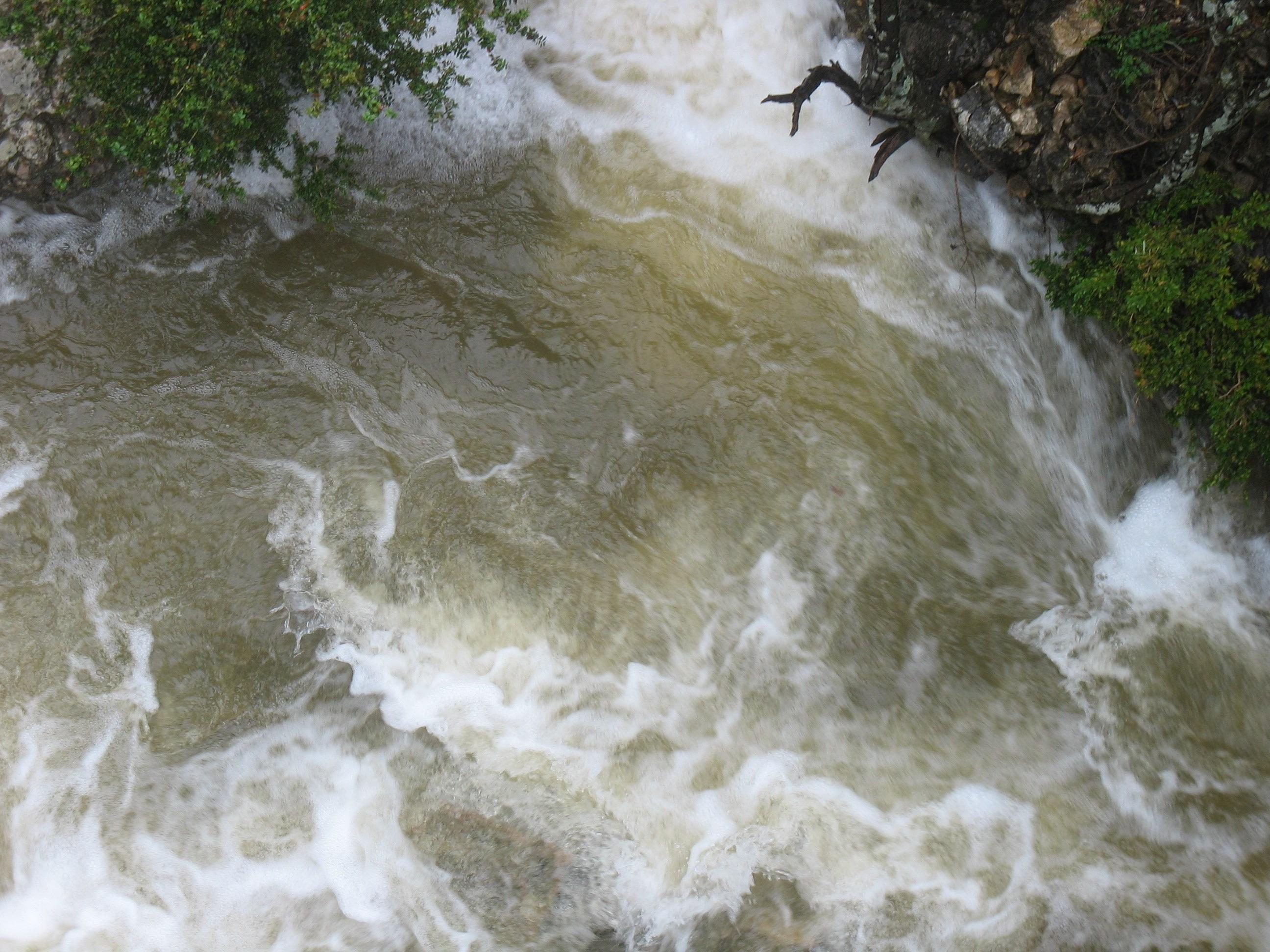 Il a plu , il pleut à Ratton photo-007.1225899514.jpg