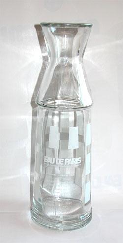 Eau de Paris http://www.pavillondeleau.fr/images/boutique/carafe_blanche.jpg