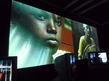 Mouraud Tania Mouraud, La Fabrique, installation vidéo, 2005. Courtesy galerie Dominique Fiat, Paris