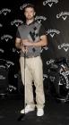 Justin Timberlake se met au golf ? -Photos- Bien sage, Justin Timberlake attend son tour pour jouer