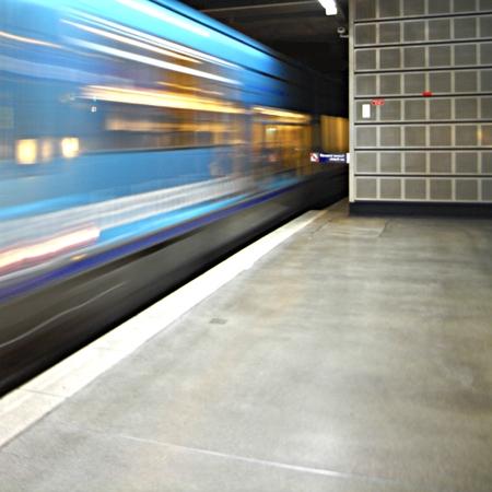 Art dans le métro aa08sanstitrekeithsonnier1994joffrerouenaa092008gr.jpg