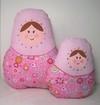 Coussin_poupee_russe_rose