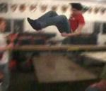 Quelques vidéos insolites (Vol 104) vidéo casser table dos