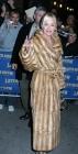 Sharon Stone a un nombre impressionnant de manteaux de fourure