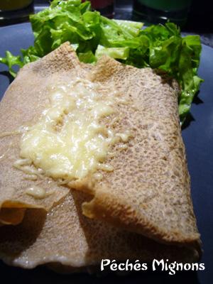 Crêpes oignons et lardons et crêpes aux fromages Pâte diverse, Farine de sarrasin, Lardons, Fromage, Oignons,