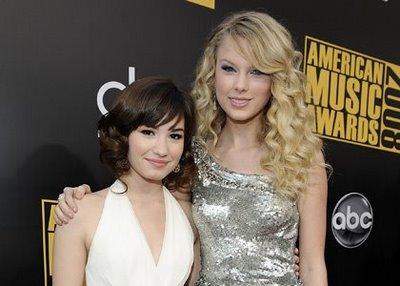 Les AMA 2008 : Taylor Swift et Demi Lovato !