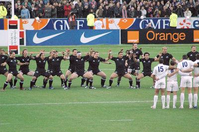 Blog de antoine-rugby :Renvoi aux 22, Graham Henry : le public anglais Haka bien se tenir !