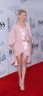 Dans une petite robe rose satinée, Kate Hudson est renversante