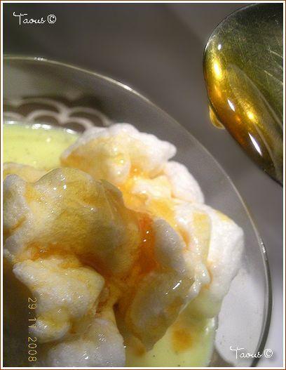 îles flottantes ou blancs en neige îles flottantes ou blancs en neige