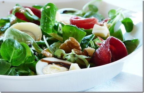 Petite salade de mâches pour se mettre en appétit. salade-magrets-2