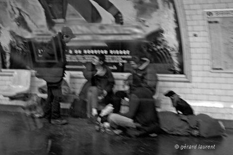 Cloportes et grands esprits 100005_paris_clochards_sdf_du_metro_goncourt.jpg