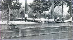 Peniche porte-canon sur l'Oise 1917