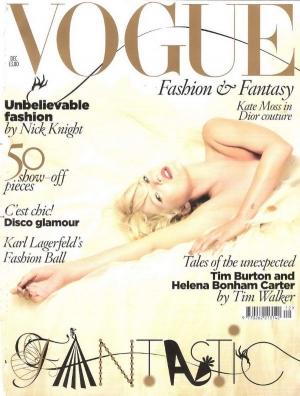 Kate Moss nous donne une leçon de sensualité en Une de Vogue UK