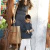 Angelina Jolie : Une virée shopping à la Nouvelle Orléans (Photos) ! free image host