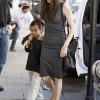 Angelina Jolie : Une virée shopping à la Nouvelle Orléans (Photos) ! free image host