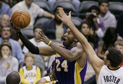 http://www.pe.com/imagesdaily/2007/11-21/lakers_pacers_basketball_400.jpg