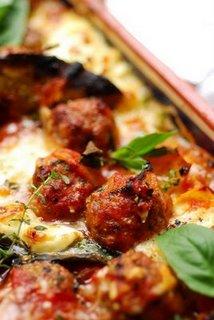 The 1st Lasagne Day is... is... là maitenant quoi là tout de suite... alors Lasagnas et boulettas !