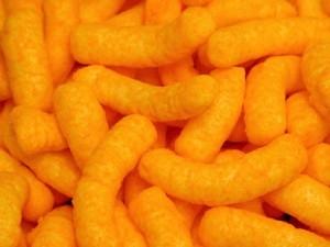 Apéritif: chien Cheetos machine Curly