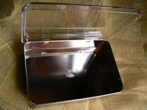 Boîte à biscuits ou autres douceurs vide