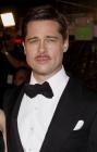 Brad Pitt est fier de cette moustache à laquelle il veut rendre ses lettres de noblesse