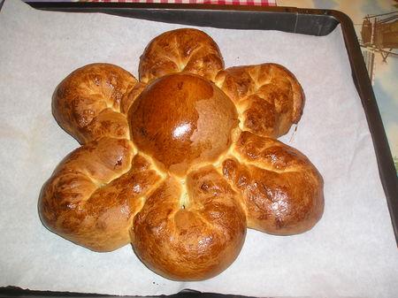 brioche en forme de fleur PA180037