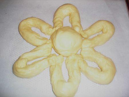 brioche en forme de fleur PB220016