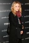 Mary Kate Olsen : seule et perdue Mary Kate Olsen : tassée, elle a même un air craintif