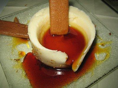 Dacquoise noisette sous bavarois de poires caramel!!