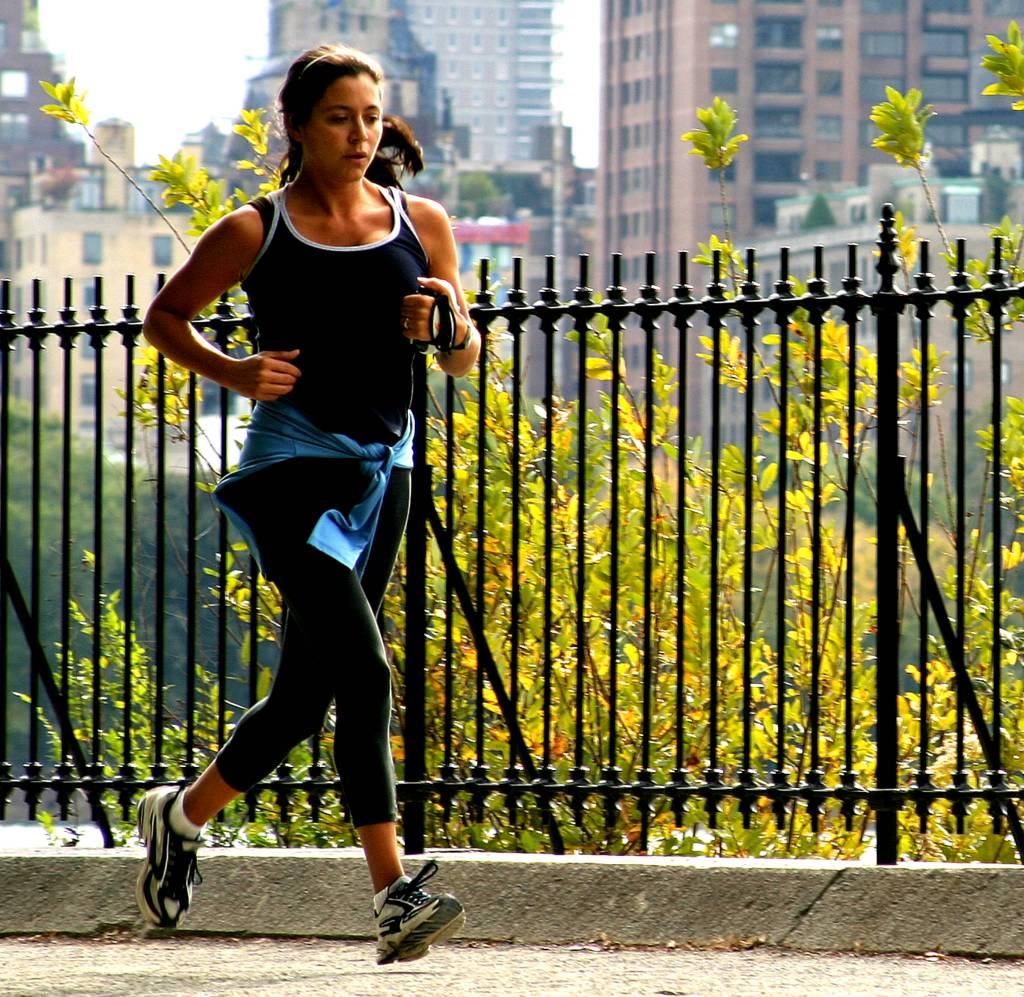 Motricité Mouvance Emotion http://thomashawk.com/hello/209/1017/1024/Central%20Park%20Jogger4.1.jpg