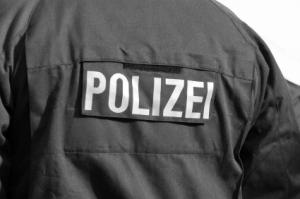 Un vol de gâteau de Noël sème la panique dans le milieu bancaire Police allemande