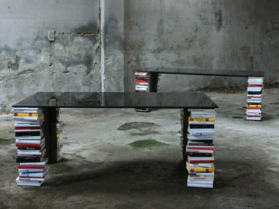 Table & bookshelf in one