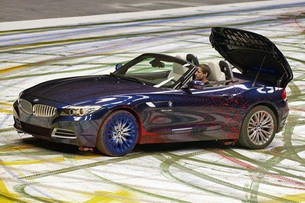 BMW Z4 s'exprime sur toile
