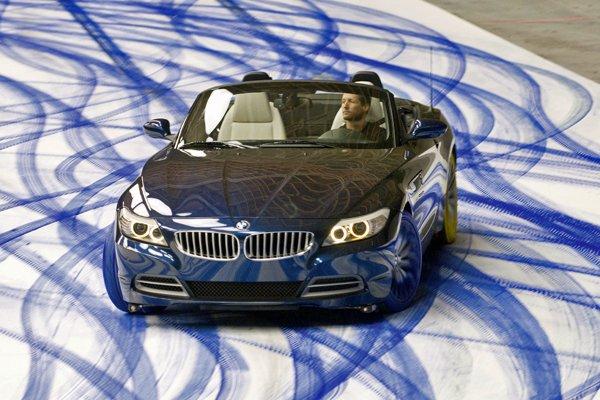 BMW Z4 s'exprime sur toile