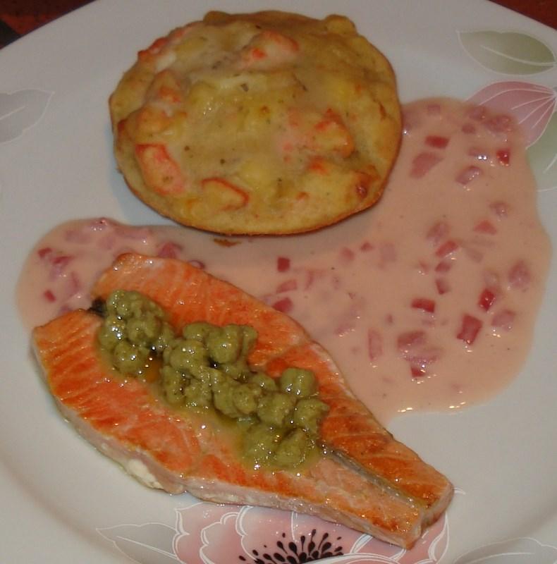 Chausson de saumon au beurre rose et pavé de saumon au caviar de