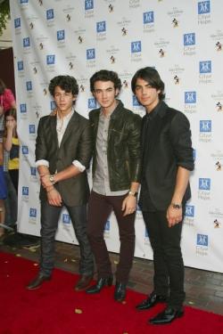 Les Jonas Brothers se produisent pour la nouvelle année à New York