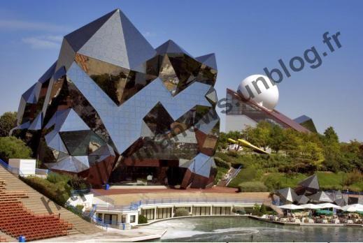 Alerte à la bombe :Evacuation du futuroscope Alerte à la bombe :Evacuation du futuroscope