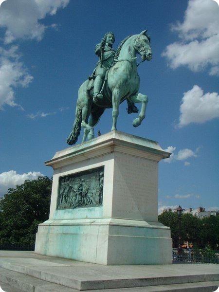 Statue Henri IV équestre par Frédéric-François Lemot (Pont Neuf, Paris - 1818)