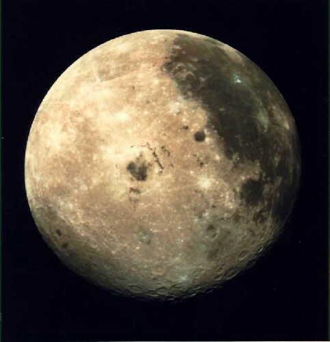 Info ou intox: Etranges structures et phénomènes sur la Lune - Page 3 Mysteres-lune-anomalies-observations-troublan-L-24