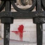 Coulures sur le tribunal