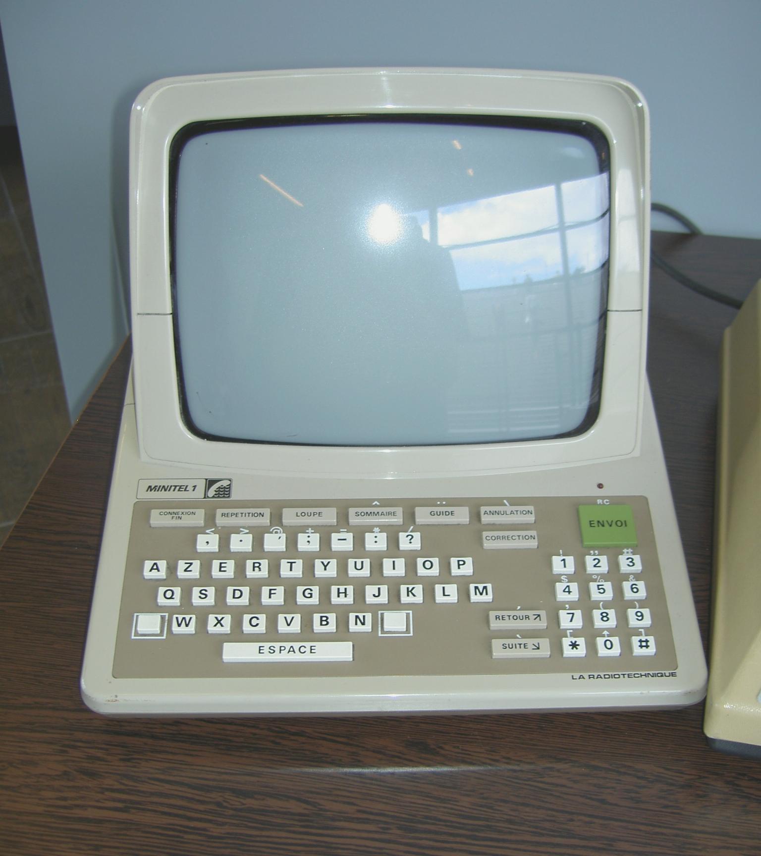 Minitel 1 Ce qui suit est faux : ce qui précède est vrai !