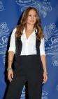 En tailleur pantalon, Jennifer Lopez est parfaite