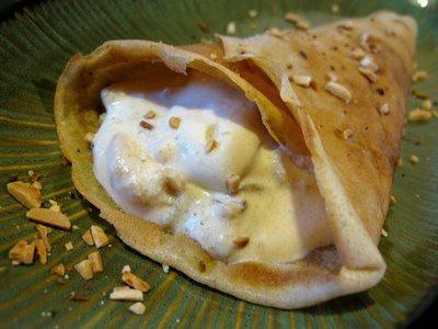 Crêpe de petit épeautre, mousseline de faisselle, poire et noisette