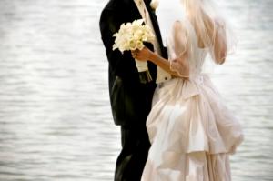Un homme vend sa fille contre 100 caisses de bière Mariage