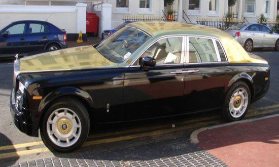 Rolls Royce Phantom recouverte par son propriétaire de plaqué or