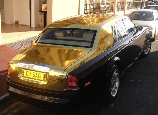 Rolls Royce Phantom recouverte par son propriétaire de plaqué or