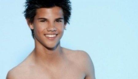 Taylor Lautner reprend du poil de la bête pour Twilight 2 !