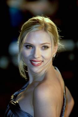 Scarlett Johansson : actrice reconnue, chanteuse à ses heures, réalisatrice débutante