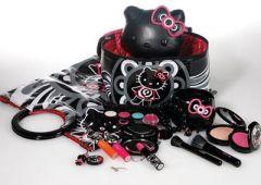 Hello Kitty by M.A.C. - Sortie mars 2009 Hello Kitty by MAC 2.jpg